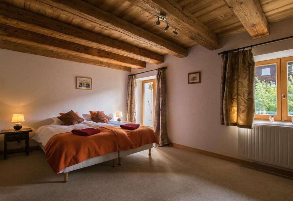 La Ferme Du Chateau Abondance Esterno foto